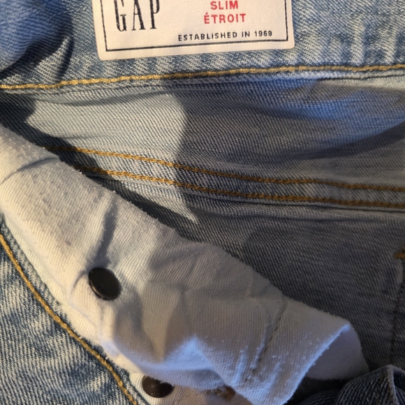 Everyday Slim Jeans in GapFlex with Washwell 33 X 32 (Light Wash) - Picture 4 of 5